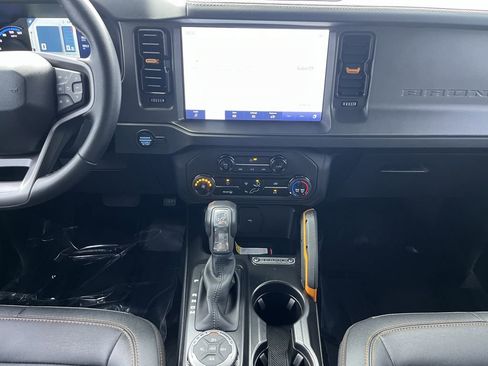 Certified 2024 Ford Bronco Badlands image 16