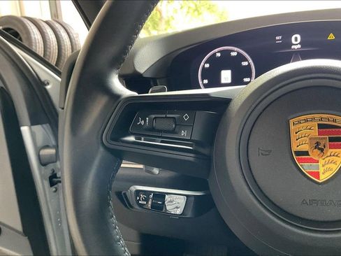 Used 2025 Porsche Cayenne AWD/4WD image 8