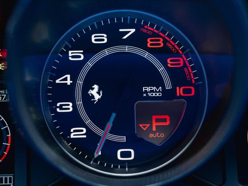 Used 2019 Ferrari Portofino RWD image 67