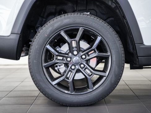 New 2025 Jeep Grand Cherokee Limited image 18