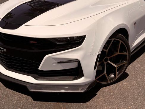 Used 2019 Chevrolet Camaro SS RWD image 2
