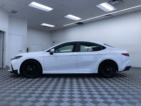 Certified 2025 Toyota Camry SE image 11