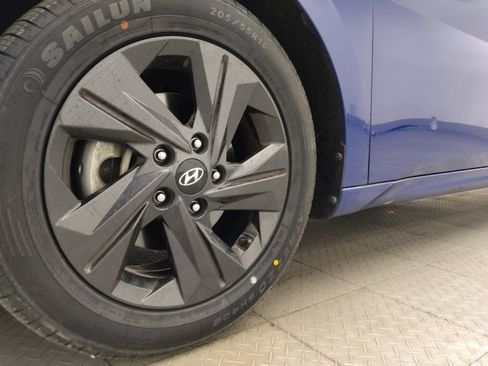 Used 2022 Hyundai Elantra SEL image 31