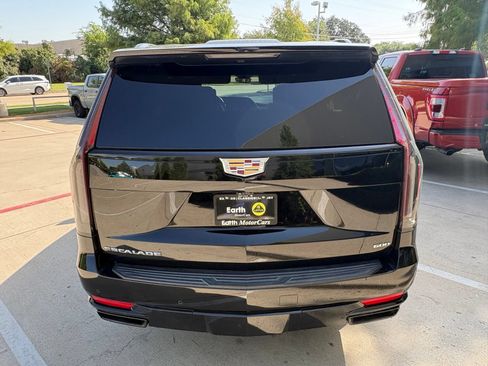 Used 2023 Cadillac Escalade Sport Platinum AWD/4WD image 5