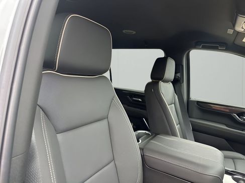New 2026 GMC Yukon XL Elevation image 15