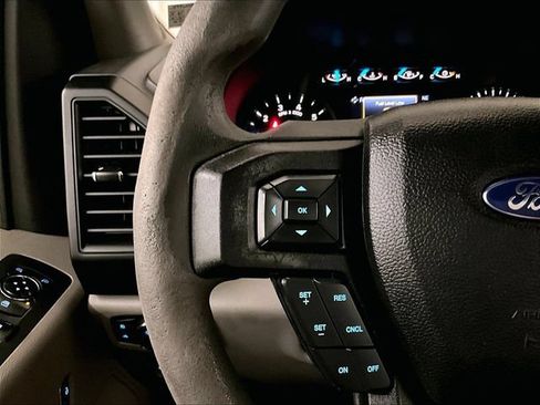 Used 2015 Ford F150 XL w/ Equipment Group 101A Mid AWD/4WD image 18
