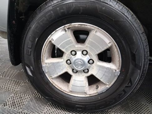 Used 2005 Toyota 4Runner SR5 AWD/4WD image 10