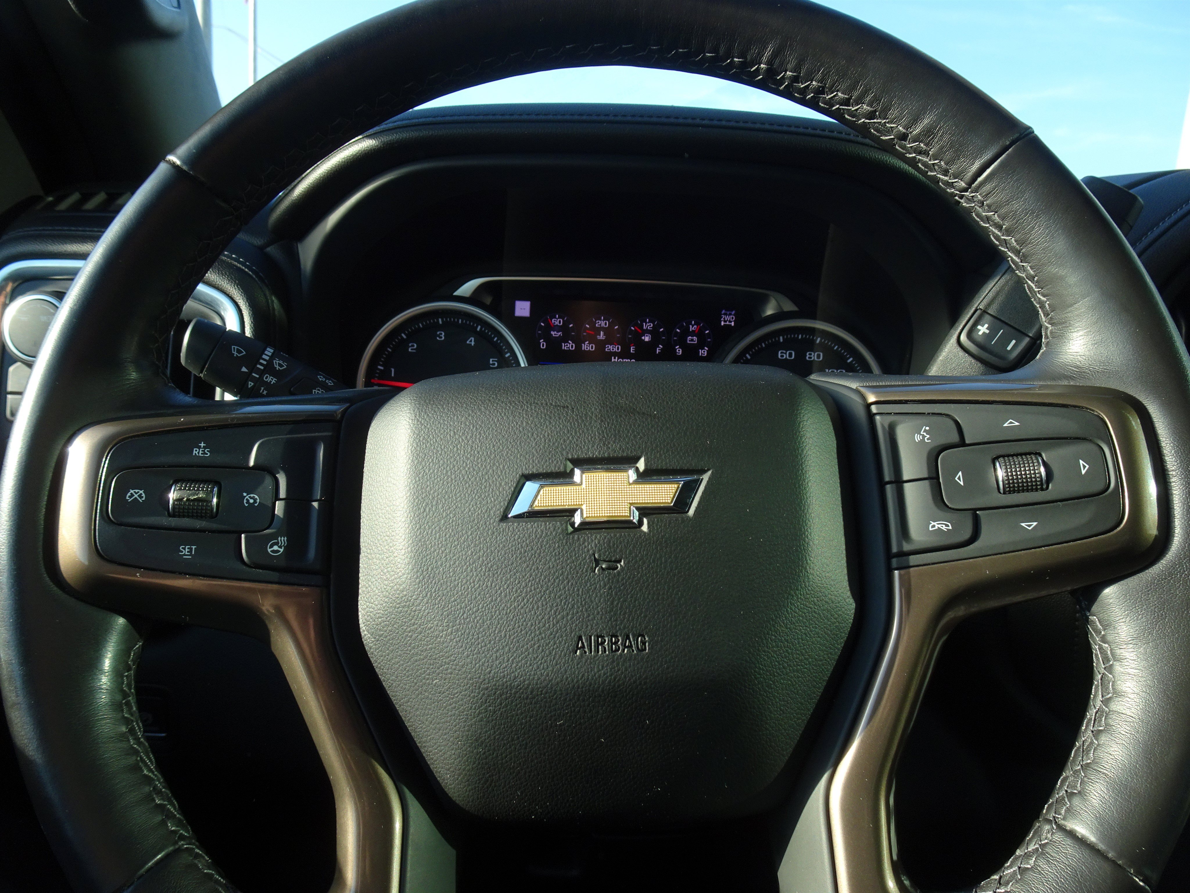 Used 2022 Chevrolet Silverado 2500 High Country w/ LPO, Dark Essentials Package AWD/4WD image 24