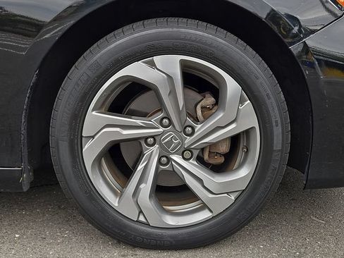 Used 2018 Honda Accord EX image 8