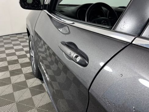 Used 2019 Jeep Cherokee Limited AWD/4WD image 10
