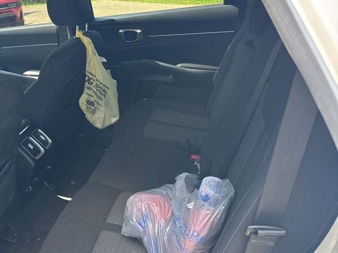 Used 2022 Kia Sorento LX FWD image 5