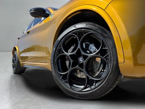 Used 2022 Alfa Romeo Stelvio Quadrifoglio w/ Active Assist Plus Package image 9