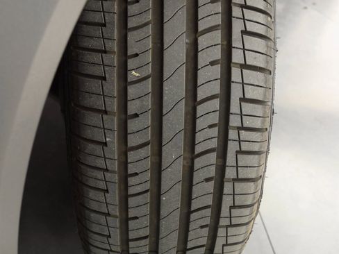 Used 2021 Chevrolet TrailBlazer RS w/ Technology Package image 34