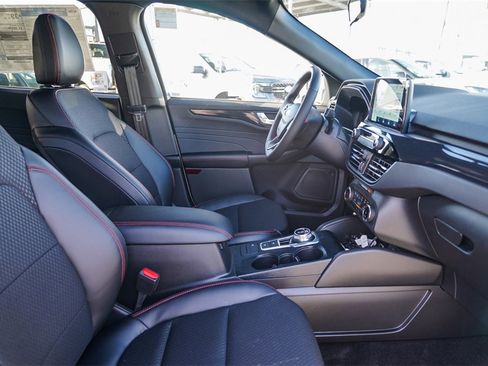 Used 2025 Ford Escape ST-Line w/ Equipment Group 301A image 18