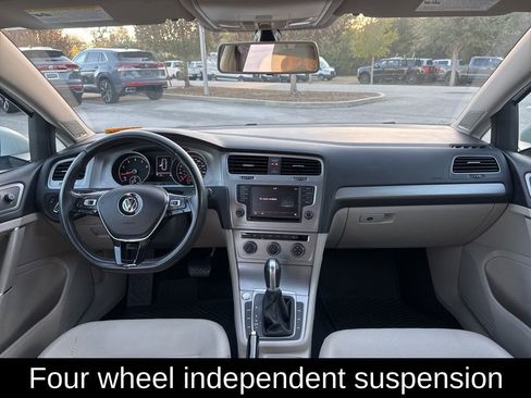 Used 2016 Volkswagen Golf SE image 7