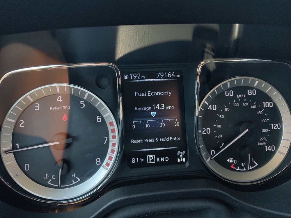 Used 2017 Nissan Titan SV AWD/4WD image 23