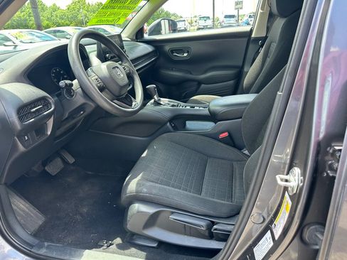 Used 2023 Honda HR-V LX image 11