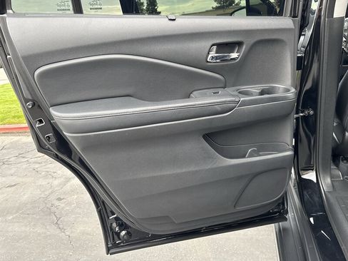 Used 2016 Honda Pilot Touring image 38