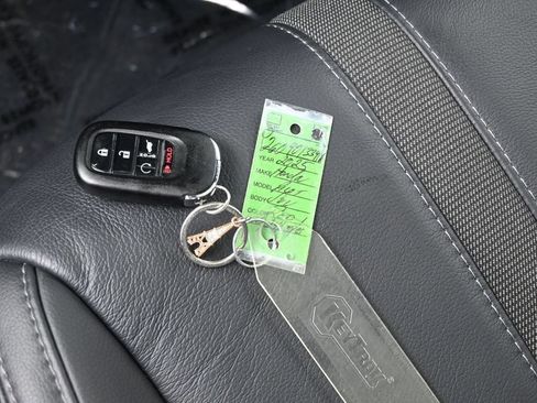 Used 2025 Honda Pilot Touring image 21