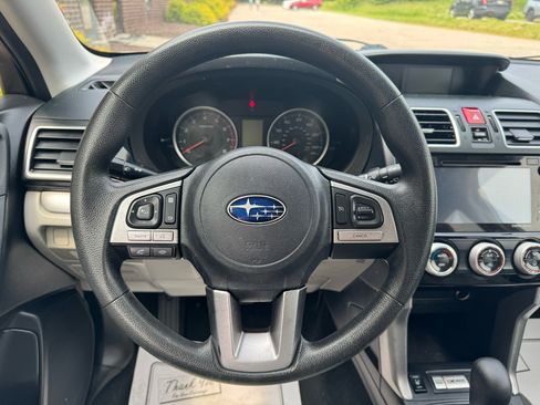 Used 2018 Subaru Forester 2.5i Premium w/ All-Weather Package image 10