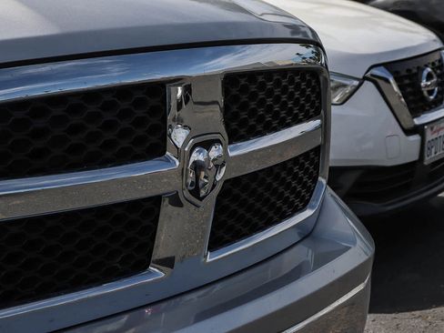 Used 2017 RAM 1500 Classic SLT image 3