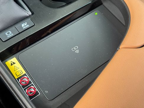 Used 2025 Lexus ES 300h w/ Accessory Package (Z1) FWD image 31