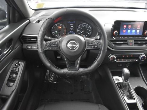 Used 2024 Nissan Altima 2.5 S image 13