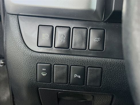 Used 2019 Toyota Highlander Limited image 17