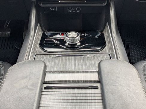 Certified 2024 Jeep Wagoneer Series II image 20