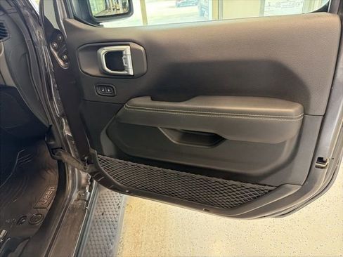 Used 2021 Jeep Wrangler Unlimited Sahara w/ Uconnect 4C Nav & Sound Group image 43
