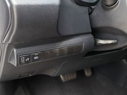 Used 2020 Toyota Corolla LE FWD image 12