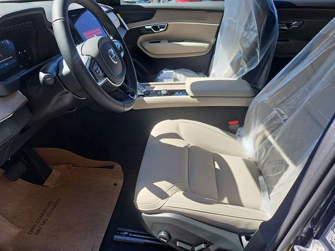 New 2026 Volvo XC90 B6 Plus w/ Protection Package Premier image 20
