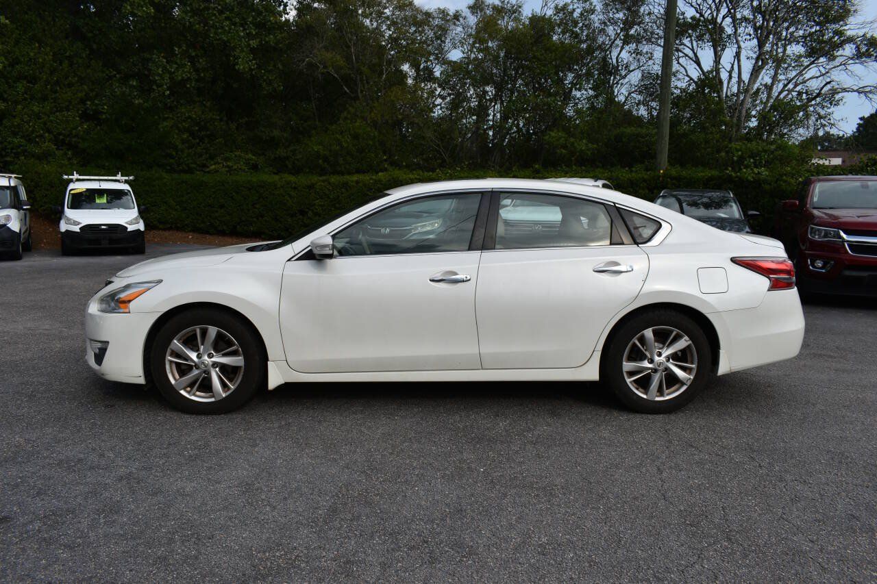 Used 2014 Nissan Altima 2.5 SL w/ Technology Package FWD image 3