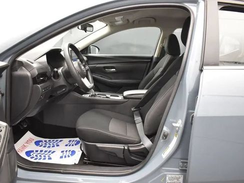 Used 2024 Nissan Sentra SV FWD image 14