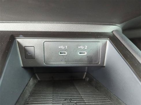 Certified 2025 Nissan Kicks SR image 26