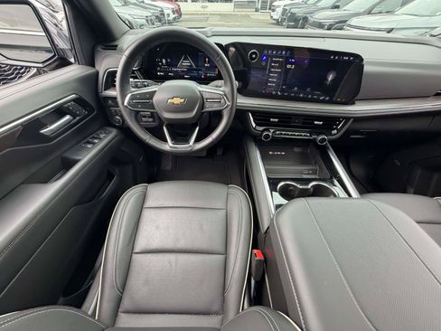 Used 2026 Chevrolet Tahoe Premier w/ Sun And Tow Package AWD/4WD image 16