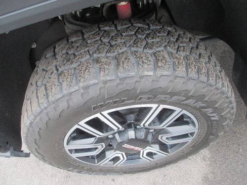 Certified 2021 GMC Sierra 2500 AT4 w/ AT4 Premium Plus Package image 14