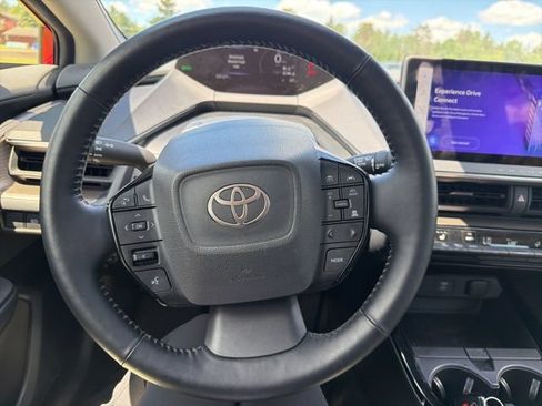 Used 2024 Toyota Prius XLE FWD image 21