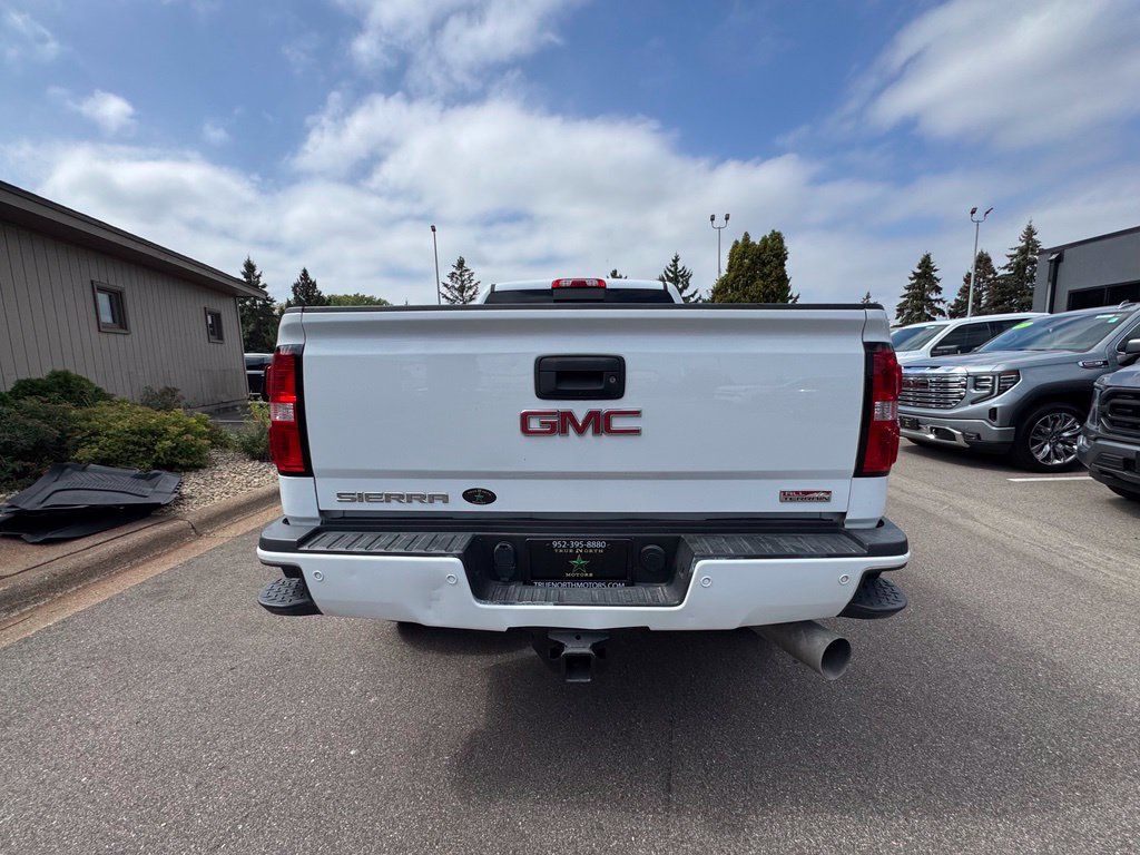 Used 2019 GMC Sierra 2500 SLT w/ All Terrain HD Package AWD/4WD image 13