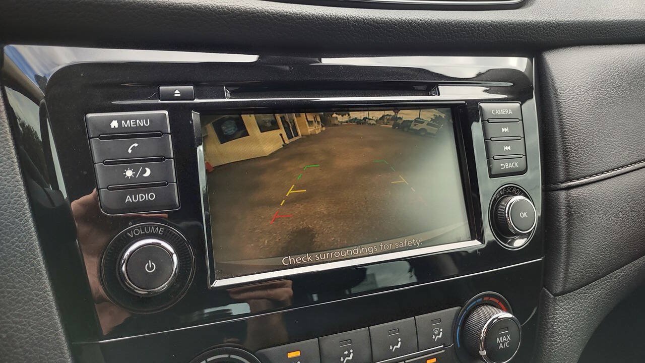 Used 2020 Nissan Rogue S FWD image 19