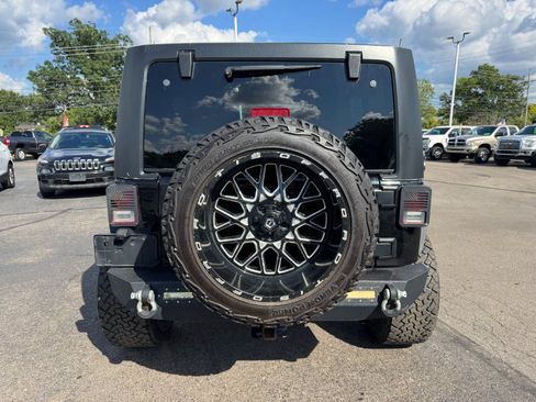 Used 2016 Jeep Wrangler Unlimited Sport w/ Quick Order Package 24S AWD/4WD image 4