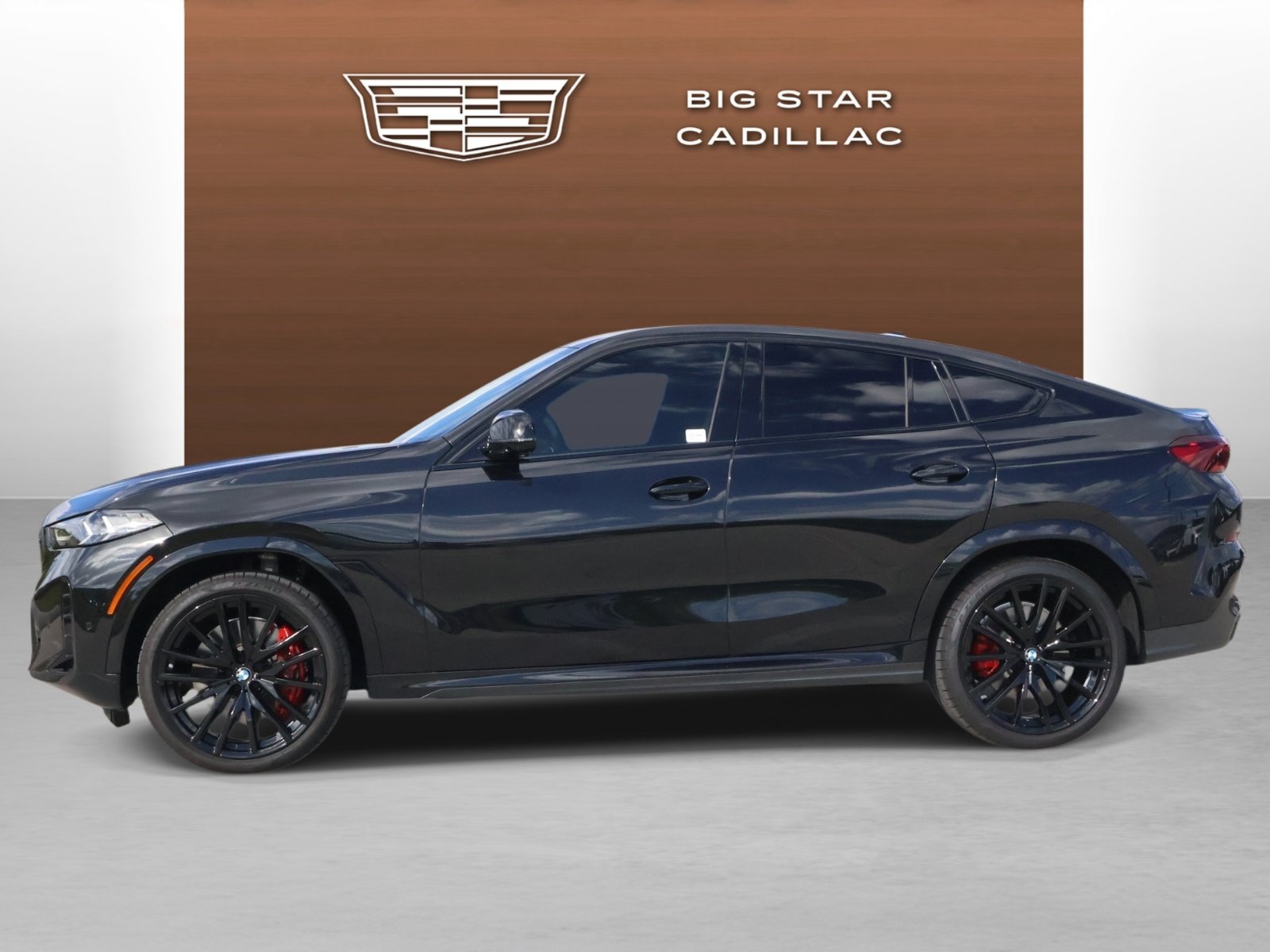 Used 2025 BMW X6 M60i w/ Executive Package AWD/4WD image 2
