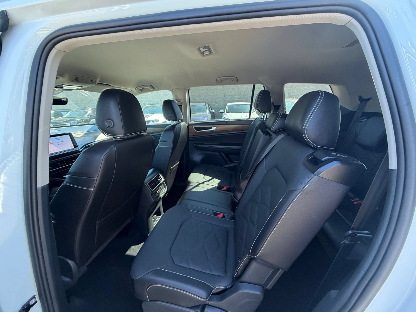 Used 2026 Volkswagen Atlas SE FWD image 27