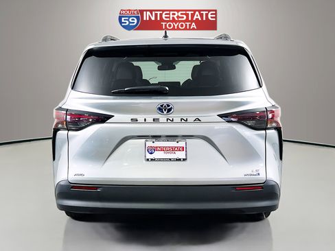 Certified 2024 Toyota Sienna LE w/ LE Plus Package AWD/4WD image 6