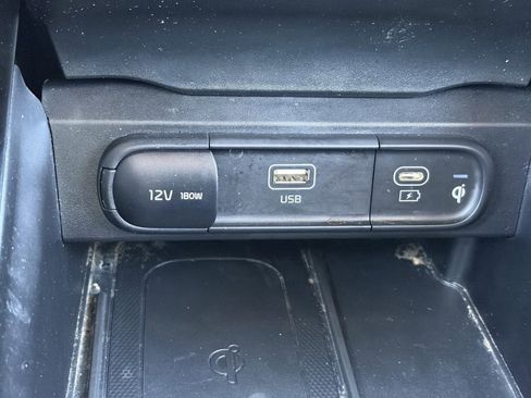 Used 2025 Kia Telluride S FWD image 31
