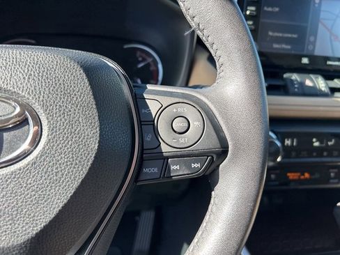 Used 2020 Toyota RAV4 Limited image 19