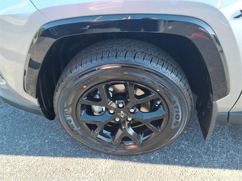 New 2025 Toyota RAV4 LE image 4