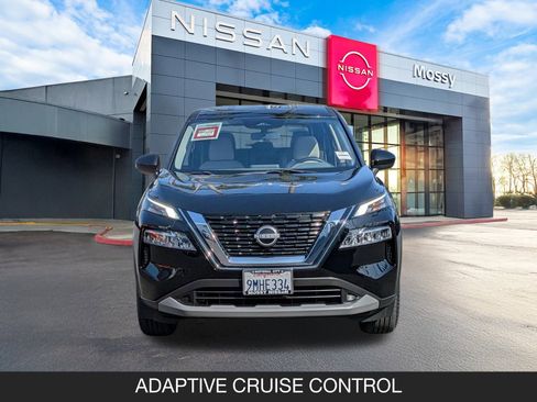 Certified 2023 Nissan Rogue SV image 4