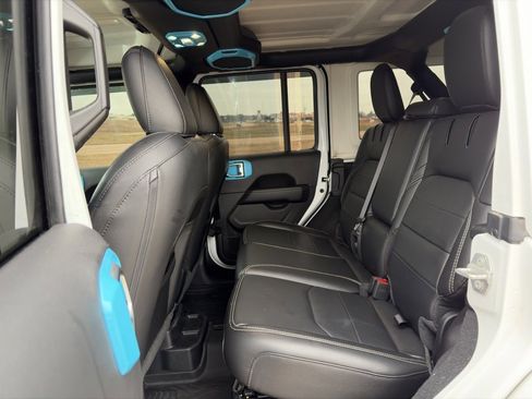 Used 2023 Jeep Wrangler Unlimited Sahara w/ Cold Weather Group image 11