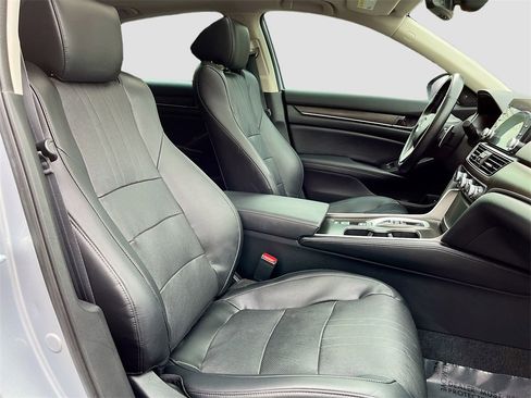 Used 2021 Honda Accord Touring image 27